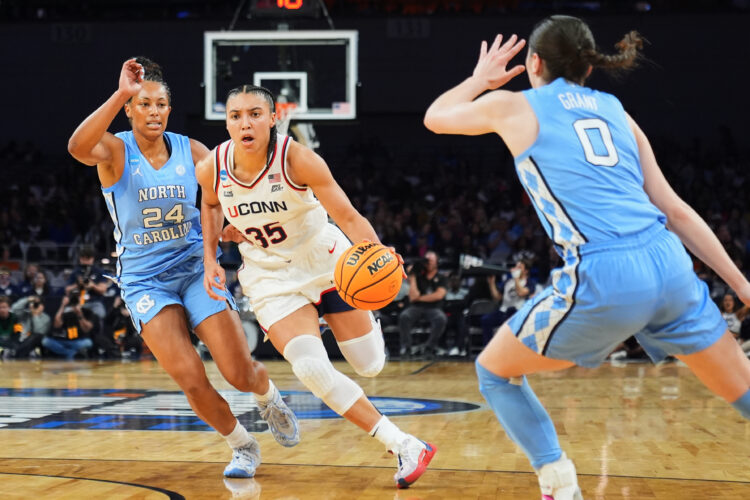 Sarah Strong Has A Double-Double And Defending Champ UConn Cruises To Elite Eight, Beating UNC 63-42